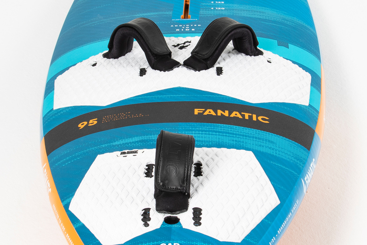 Deux positions de straps